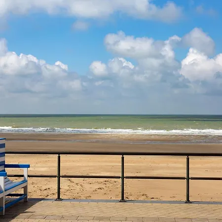 Rooftop Flat By The Seafront With Sea View, Cleaning Included Daire Middelkerke