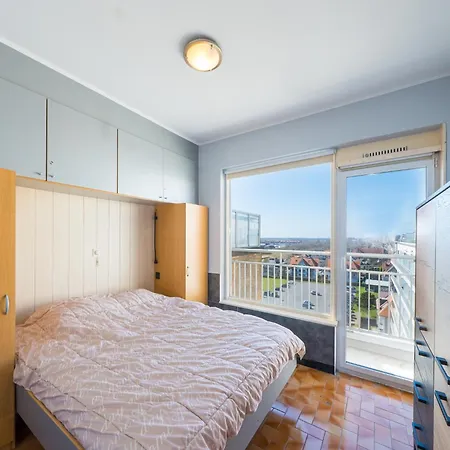 Rooftop Flat By The Seafront With Sea View, Cleaning Included *