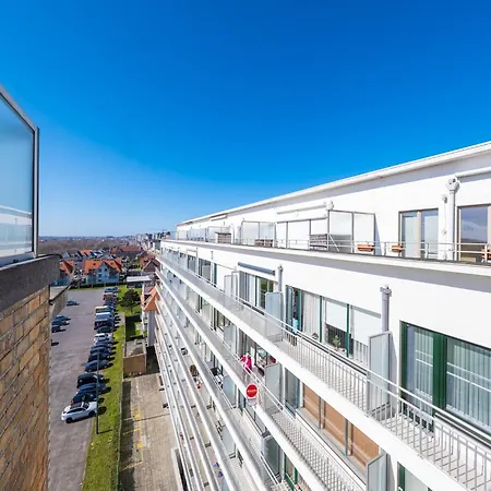 Апартаменты Rooftop Flat By The Seafront With Sea View, Cleaning Included Миделкерк